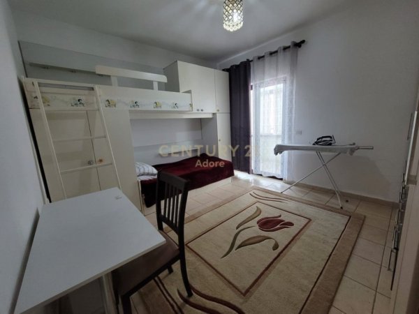 Tirane, jepet me qera apartament 2+1 Kati 3, 120 m² 600 € (Prane Fondacionit Eleonore)