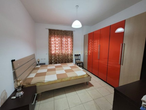 Tirane, jepet me qera apartament 2+1 Kati 3, 120 m² 600 € (Prane Fondacionit Eleonore)