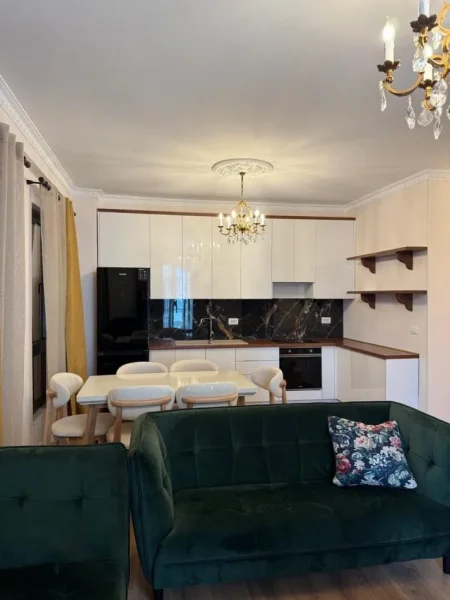 Tirane, jap me qera apartament 2+1 Kati 3, 109 m² 750 € (porcelan)