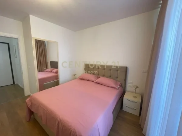 Tirane, jepet me qera apartament 2+1 Kati 3, 85 m² 1.300 € (Lake View Residence)