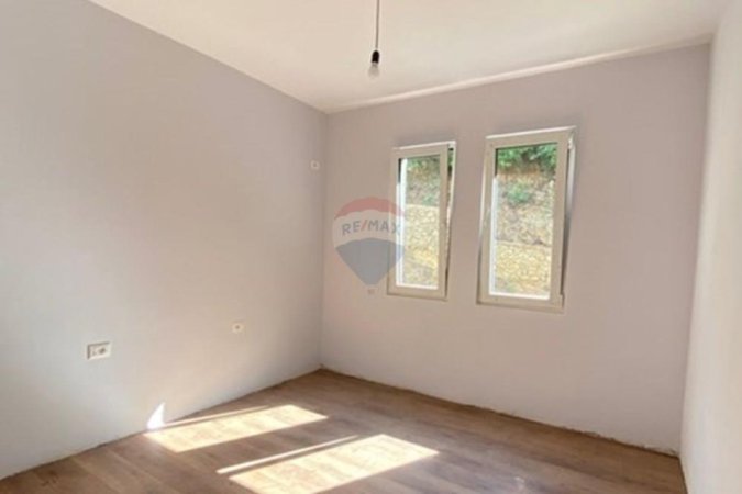 Tirane, shitet apartament 2+1 Kati 1, 91 m² 130.000 € (RRuga e Dajtit, ID: 530581008-9)