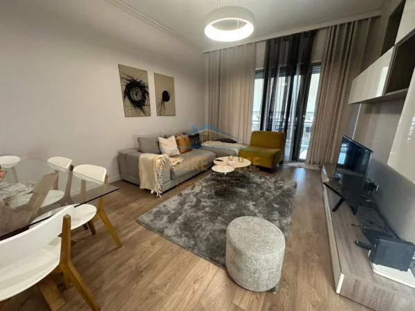 Tirane, jepet me qera apartament 2+1 Kati 4, 122 m² 1.300 € (Kompleksi Delijorgji)