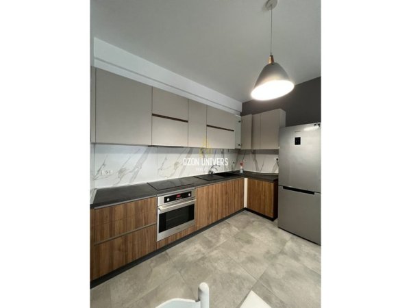 Tirane, jepet me qera apartament 1+1+Ballkon Kati 3, 71 m² 450 € (Green City Residence, Astir)