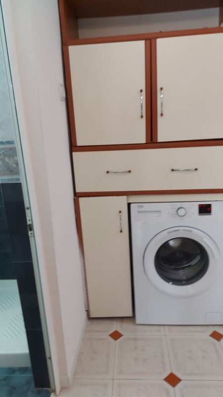 Jepet me Qera Super Apartament 2+1 ne Qender te Tiranes tek Shallvaret, 650 €uro