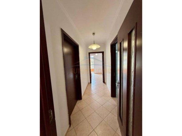 Tirane, shitet apartament 2+1+Ballkon Kati 7, 98 m² 125.000 € (PRANE VILES L)