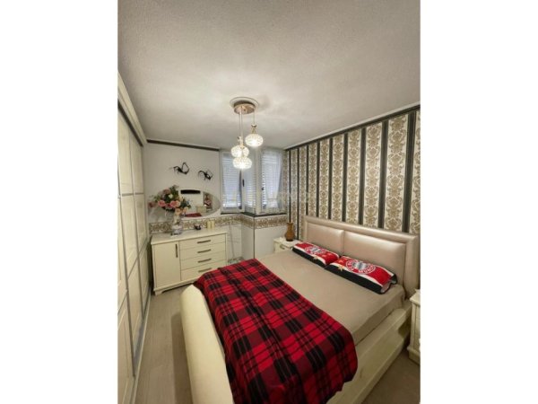 Tirane, jepet me qera apartament 2+1 Kati 6, 130 m² 1.200 € (Bllok)