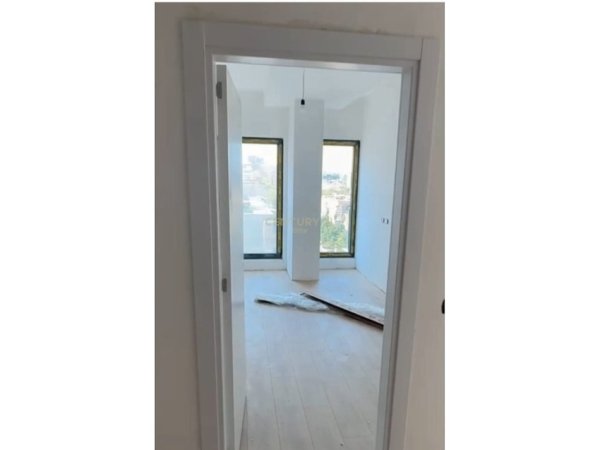 Tirane, shitet apartament 2+1+Ballkon Kati 5, 105 m² 294.000 € (Rruga e Barrikadave)