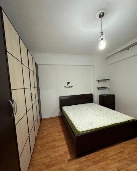 Tirane, jepet me qera apartament 1+1 Kati 4, 80 m² 500 € (PRANE SQUARE 21)