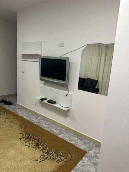 Tirane, jepet me qera apartament 1+1 Kati 0, 65 m² 350 € (Rr hamfi sulcebe)