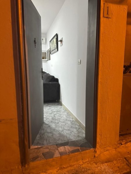 Tirane, jepet me qera apartament 1+1 Kati 0, 65 m² 350 € (Rr hamfi sulcebe)