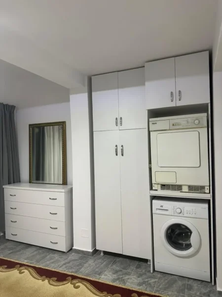 Tirane, jepet me qera apartament 1+1 Kati 0, 65 m² 350 € (Rr hamfi sulcebe)