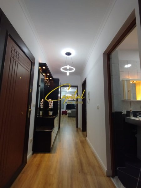 Tirane, shitet apartament 2+1 Kati 4, 101 m² 145.000 € (KOMBINAT)
