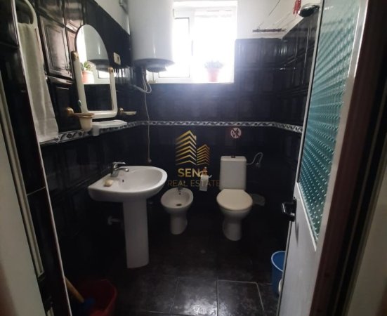 Tirane, jepet me qera apartament 1+1 Kati 1, 60 m² 400 € (Rruga Kongresi i Manastirit)