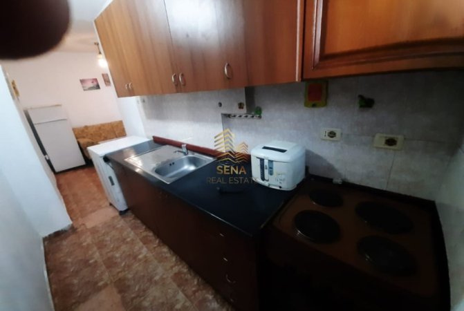 Tirane, jepet me qera apartament 1+1 Kati 1, 60 m² 400 € (Rruga Kongresi i Manastirit)