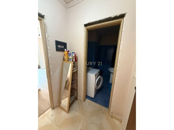 Tirane, shitet garsonier 1+1 Kati 6, 31 m² 37.000 € (tek pallati Cabejt)