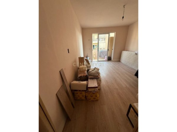 Tirane, shitet garsonier 1+1 Kati 6, 31 m² 37.000 € (tek pallati Cabejt)
