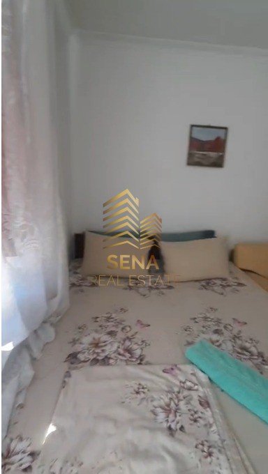 Tirane, jepet me qera apartament 1+1+Ballkon Kati 3, 65 m² 500 € (Rruga Kongresi i Manastirit)