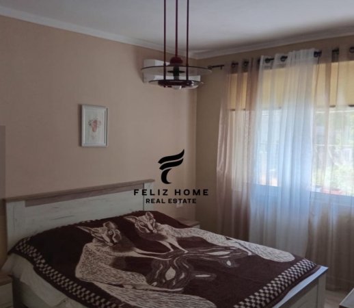 Tirane, jepet me qera apartament 1+1 Kati 1, 80 m² 600 € (PAZARI I RI)