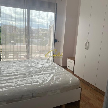 Tirane, jepet me qera apartament 3+1 Kati 3, 95 m² 700 € (XHAMLLIKU)