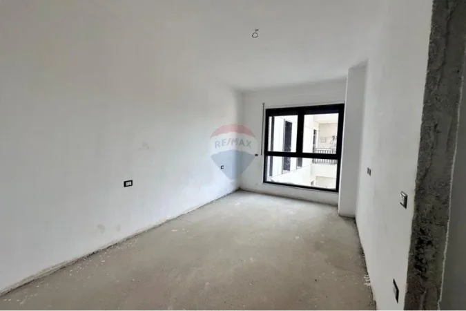 Tirane, shitet apartament 1+1+Ballkon Kati 4, 70 m² 128.000 € 