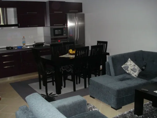 Tirane, jepet me qera apartament 2+1+Aneks+Ballkon Kati 3, 100 m² 720 € (Don Bosko plus garazhdh me 2 poste)