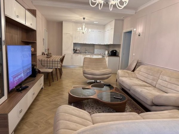 Tirane, shitet apartament 2+1+Ballkon Kati 1, 154 m² 280.000 € (rr.Elbasanit)