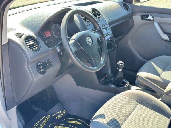 Durres, shitet makine VOLKSWAGEN CADDY 1.9 Nafte, gri e erret manuale Kondicioner 235 km