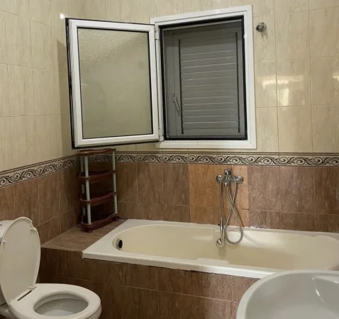 jepet me qera apartament 1+1+Ballkon Kati 1, 52 m² 351 € (Jordan Misja)
