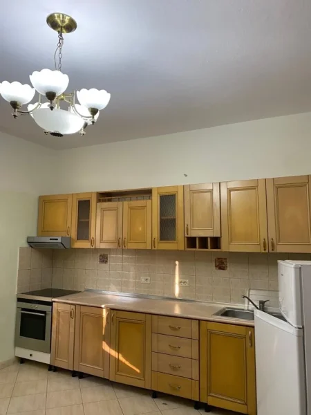 jepet me qera apartament 1+1+Ballkon Kati 1, 52 m² 351 € (Jordan Misja)