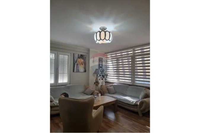 Tirane, shitet apartament 1+1+Ballkon , 85 m² 180.000 € 