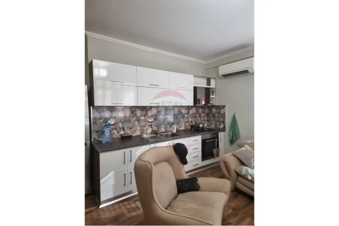 Tirane, shitet apartament 1+1+Ballkon , 85 m² 180.000 € 