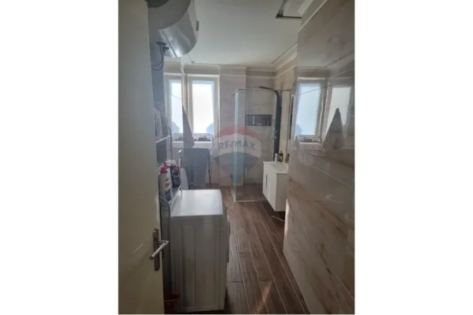 Tirane, shitet apartament 1+1+Ballkon , 85 m² 180.000 € 