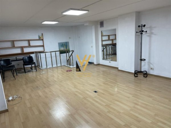 Tirane, jepet me qera ambjent biznesi Kati 1, 62 m² 400 € (SELVIA)