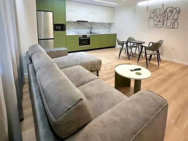 Tirane, shitet apartament 2+1 Kati 1, 93 m² 270.000 € (Qender)