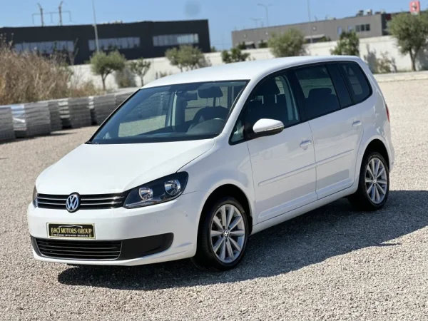 Durres, shitet makine VOLKSWAGEN TOURAN 2.0 Nafte, e bardhë automatik Klima 175 km