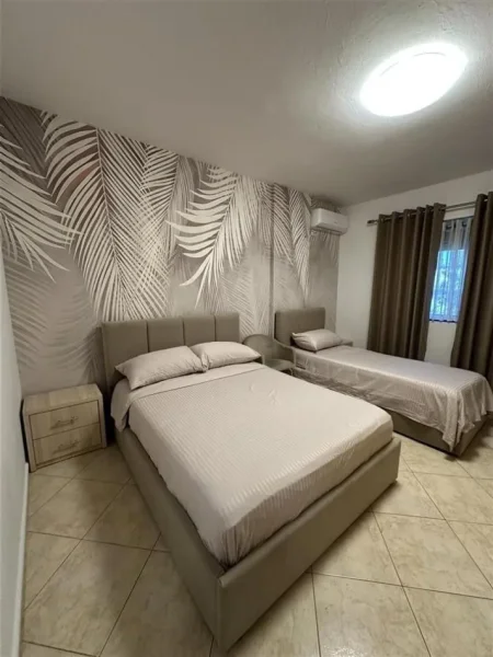 Tirane, jepet me qera apartament 1+1+Ballkon Kati 2, 70 m² 550 € (BRRYLI)