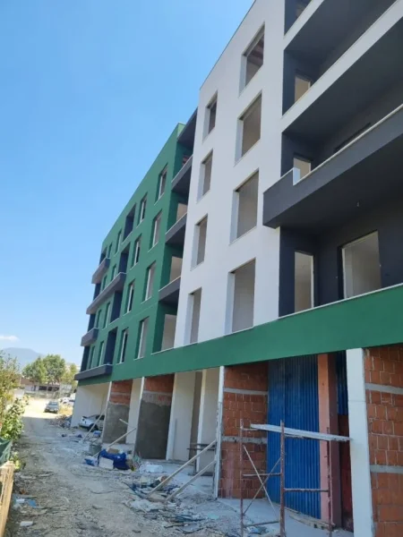 Tirane, shitet apartament 1+1+Aneks+Ballkon Kati 3, 69 m² 58.800 € (Kamez)