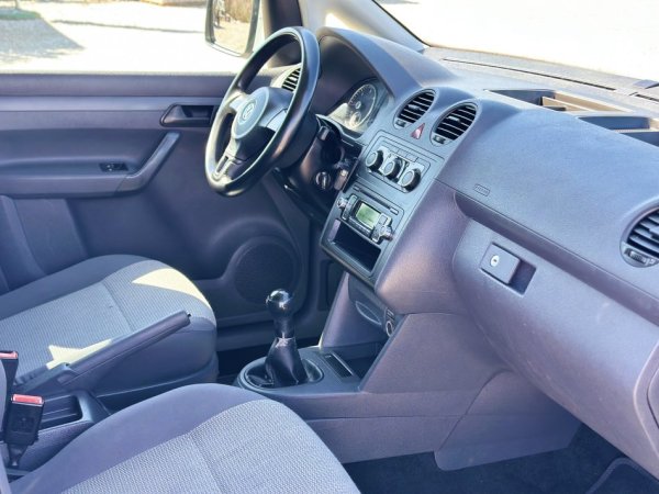 Durres, shitet makine VOLKSWAGEN CADDY 1.6 Nafte, e bardhë manuale Klima 185000 km