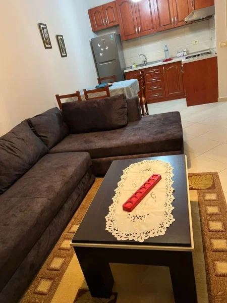 Tirane, jepet me qera apartament 1+1 Kati 4, 410 € 