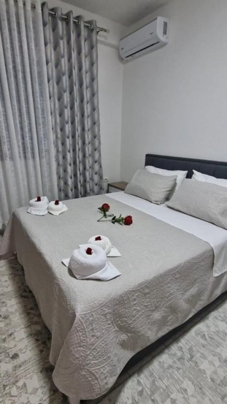 Tirane, jepet me qera shtepi 2+1 Kati 1, 75 m² 750 € (Vasil Shanto)