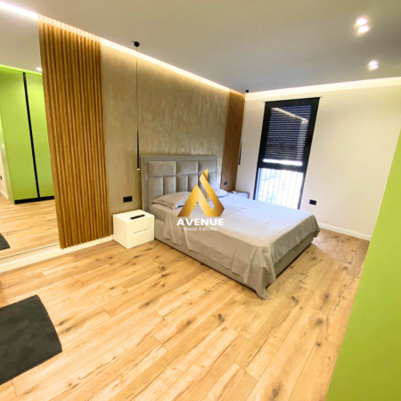 Tirane, jepet me qera apartament 2+1+Ballkon Kati 9, 110 m² 14.000 € (liman kaba)