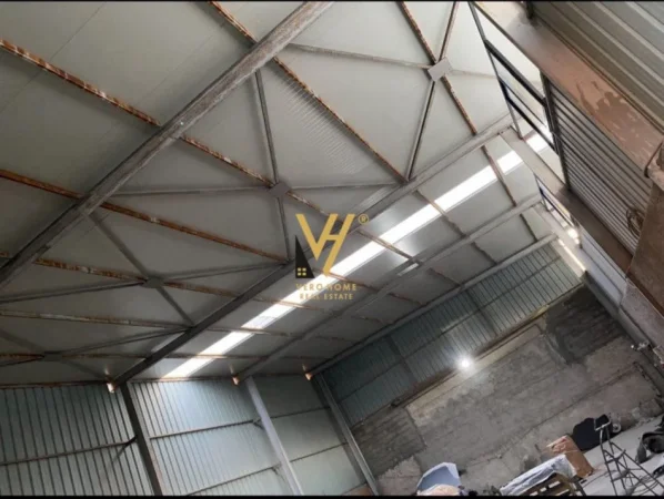 Durres, jepet me qera magazine Kati 0, 1.400 m² 1.000 € (SHKOZET)