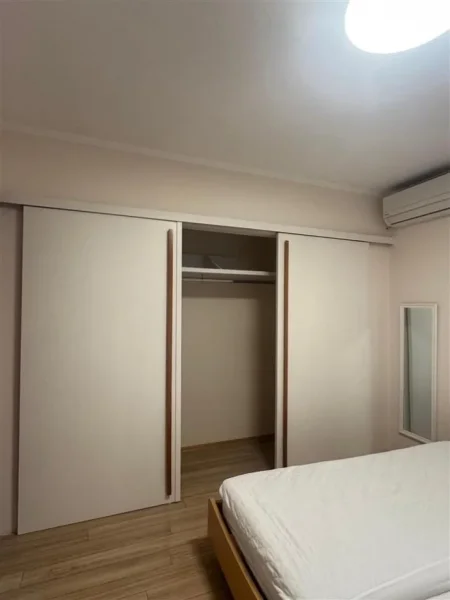 Tirane, jepet me qera apartament 1+1+Ballkon Kati 6, 76 m² 600 € (LIQENI I THATE RADISONI)