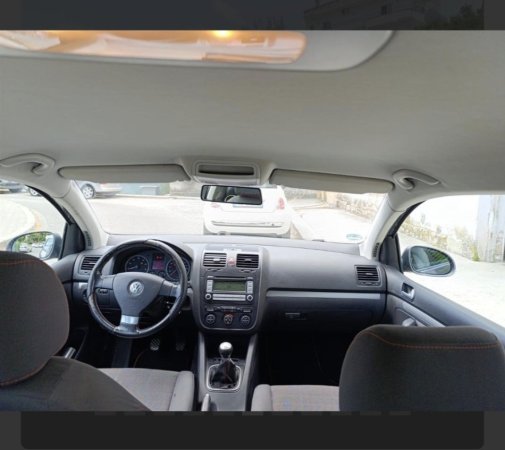 Vlore, shitet makine VW golf 5 Benzin+Gaz, gri metalizato manuale Klima 232.000 km 3300 €
