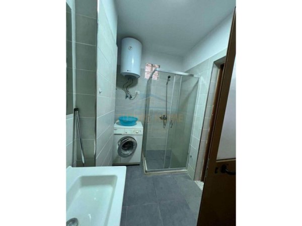 Tirane, jepet me qera apartament 2+1 , 85 m² 420 € 