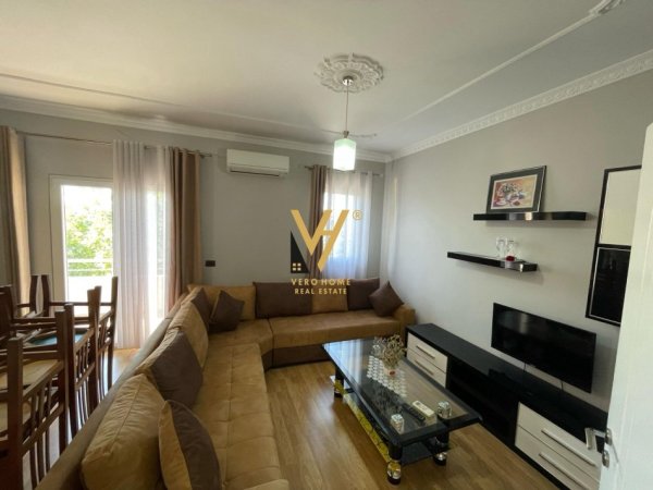 Tirane, jepet me qera apartament 2+1+Ballkon Kati 3, 105 m² 450 € (KAMEZ)