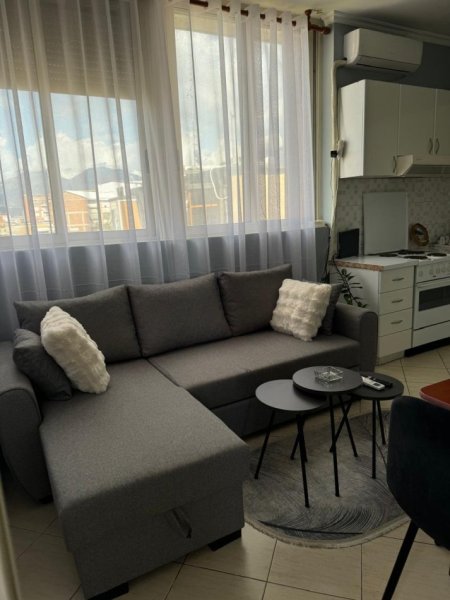 Tirane, jepet me qera apartament 1+1 Kati 5, 45 m² 550 € (Rruga e Durresit)