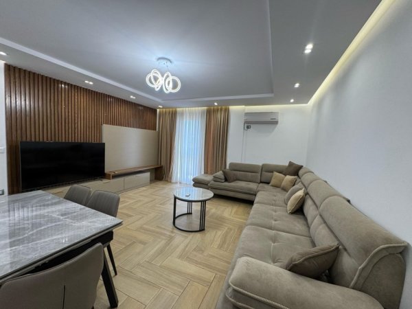 Tirane, jepet me qera apartament 2+1 Kati 4, 110 m² 800 € (RRUGA NAIM FRASHERI)