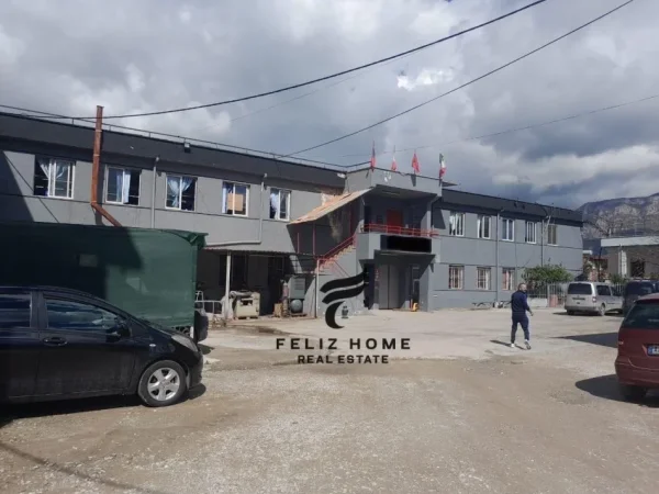 Tirane, shitet ambjent biznesi , 1.300 m² 1.500.000 € (RRUGA SPIRO CIPI)