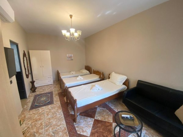 Tirane, jepet me qera garsonier 1+1 Kati 1, 35 m² 350 € (Medreseja)